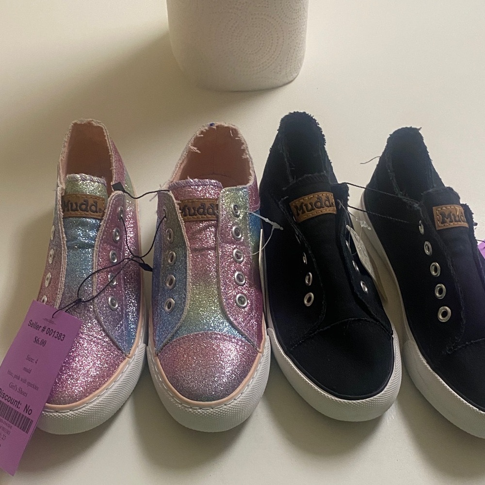 Mudd Kids Sparkly Multicolor and Black Sneakers